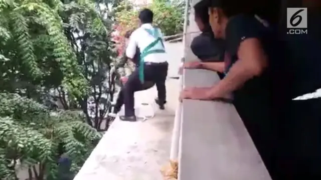VIDEO: Penyelamatan Percobaan Bunuh Diri di Kelapa Gading