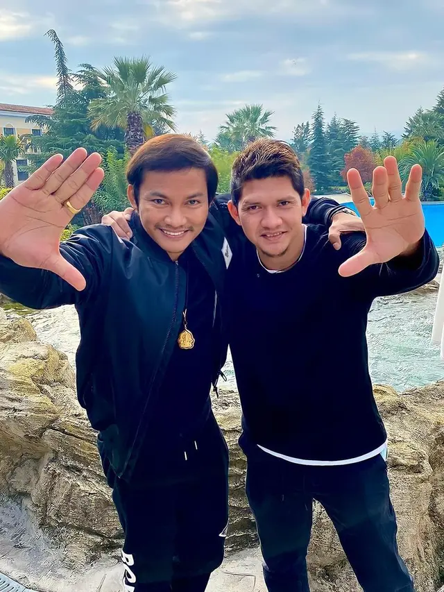 Iko Uwais dan Tony Jaa