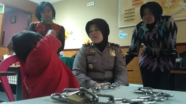 Bocah Pengemis Dirantai Ayah Tiri dan Ibu Kandung Selama Setahun