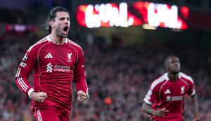 Pemain Liverpool, Dominik Szoboszlai, melakukan selebrasi setelah mencetak gol ke gawang Galatasaray pada leg kedua babak 16 besar Liga Champions 2025/2026 di Stadion Anfield, Kamis (19/3/2026). (AP Photo/Jon Super)