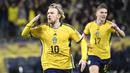 Gelandang Swedia Emil Forsberg berselebrasi setelah mencetak gol ke gawang Azerbaijan pada pertandingan kualifikasi grup F UEFA Euro 2024 di Friends Arena di Solna, di luar Stockholm, Selasa, 28 Maret 2023. (AFP/Fredrik Sandberg)
