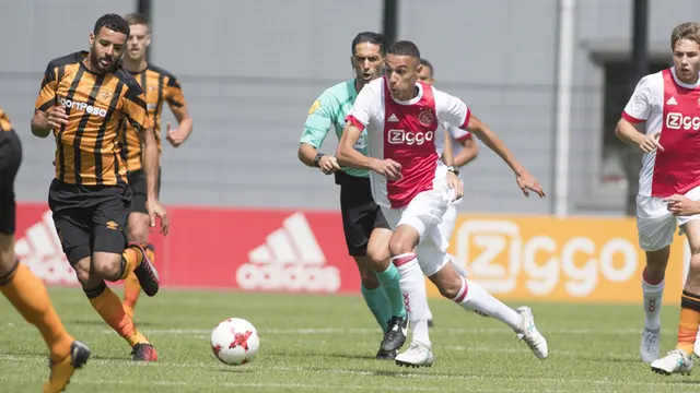 Noussair Mazraoui (ajax.nl)