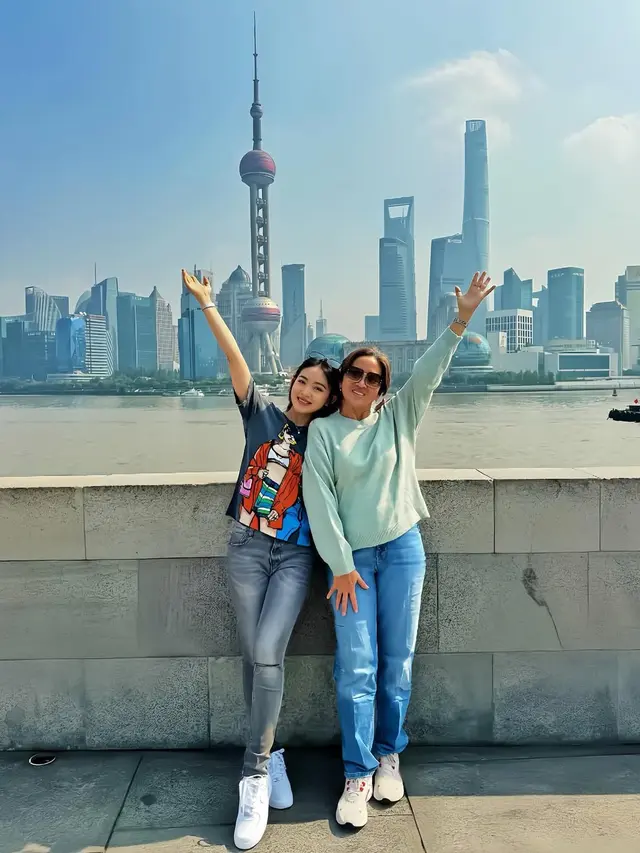 Momen Kedekatan Natasha Wilona dan Sang Mama, Theresia (Instagram/@natashawilona12)