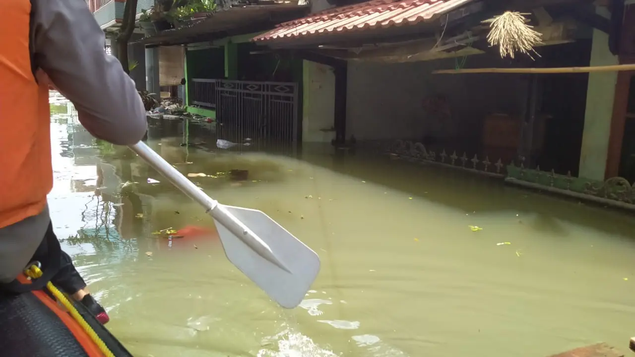 Perumahan di Tangerang Masih Terendam Banjir