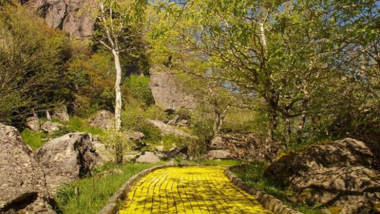 Taman Ini Dibuka Hanya Sekali Dalam Setahun