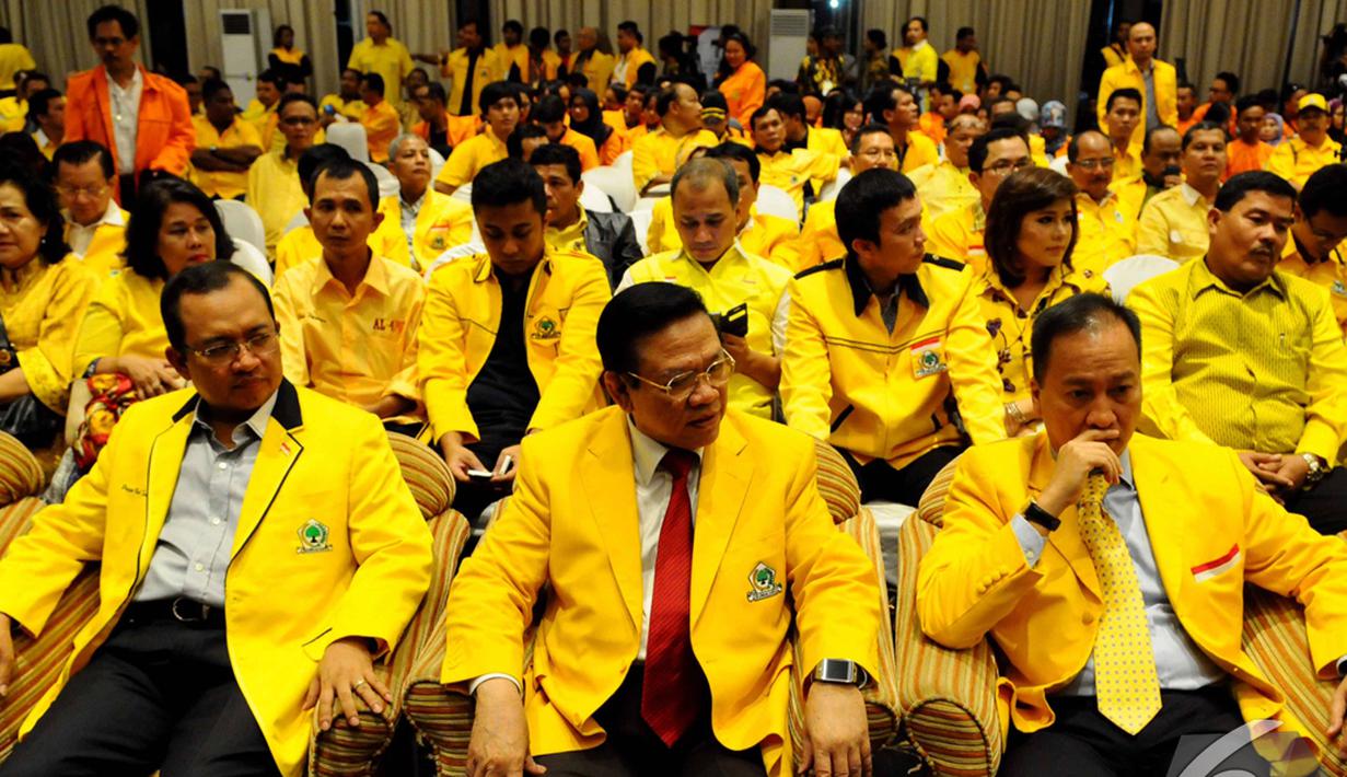 Priyo Budi Santoso, Agung Laksono dan Agus Gumiwang saat menghadiri Munas ke-IX Partai Golkar, Jakarta, Sabtu (6/12/2014). (Liputan6.com/Andrian M Tunay)
