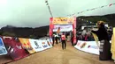 Bhim Bahadur Gurung berhasil menjadi juara kedua lomba maraton tertinggi di dunia, di Gunung Everest, Nepal, Minggu (29/5). Lomba tahunan itu diadakan untuk merayakan pertama kalinya puncak Gunung Everest ditaklukkan. (facebook/everestmarathon)