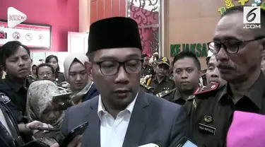 Gubernur Jawa Barat Ridwan Kamil menyesalkan adanya insiden pembakaran bendera tauhid oleh sekelompok warga.