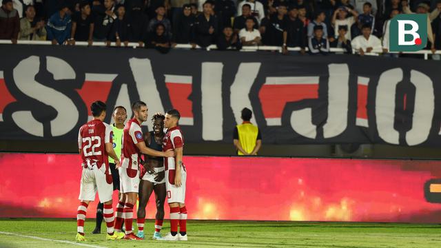 FOTO Persis Solo Vs Madura United