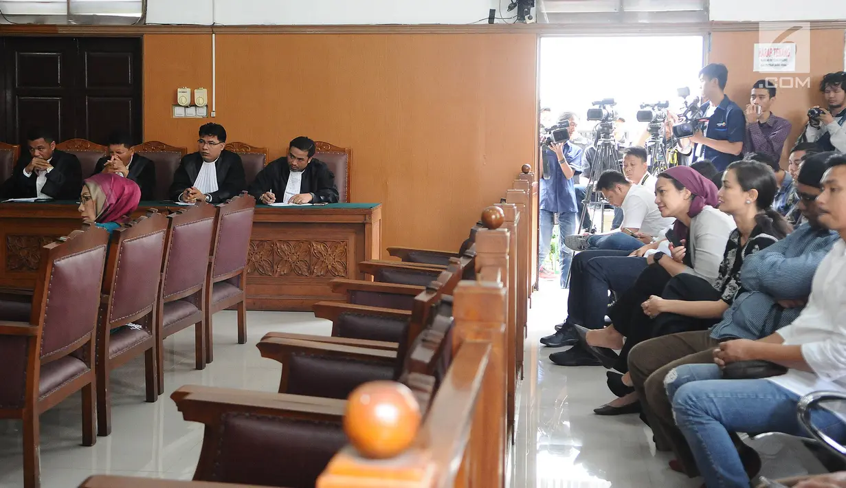 Suasana sidang lanjutan kasus dugaan penyebaran berita bohong dengan terdakwa Ratna Sarumpaet di PN Jakarta Selatan, Selasa (12/3). Sidang mendengarkan tanggapan JPU atas nota keberatan yang disampaikan pengacara Ratna. (Liputan6.com/Herman Zakharia)