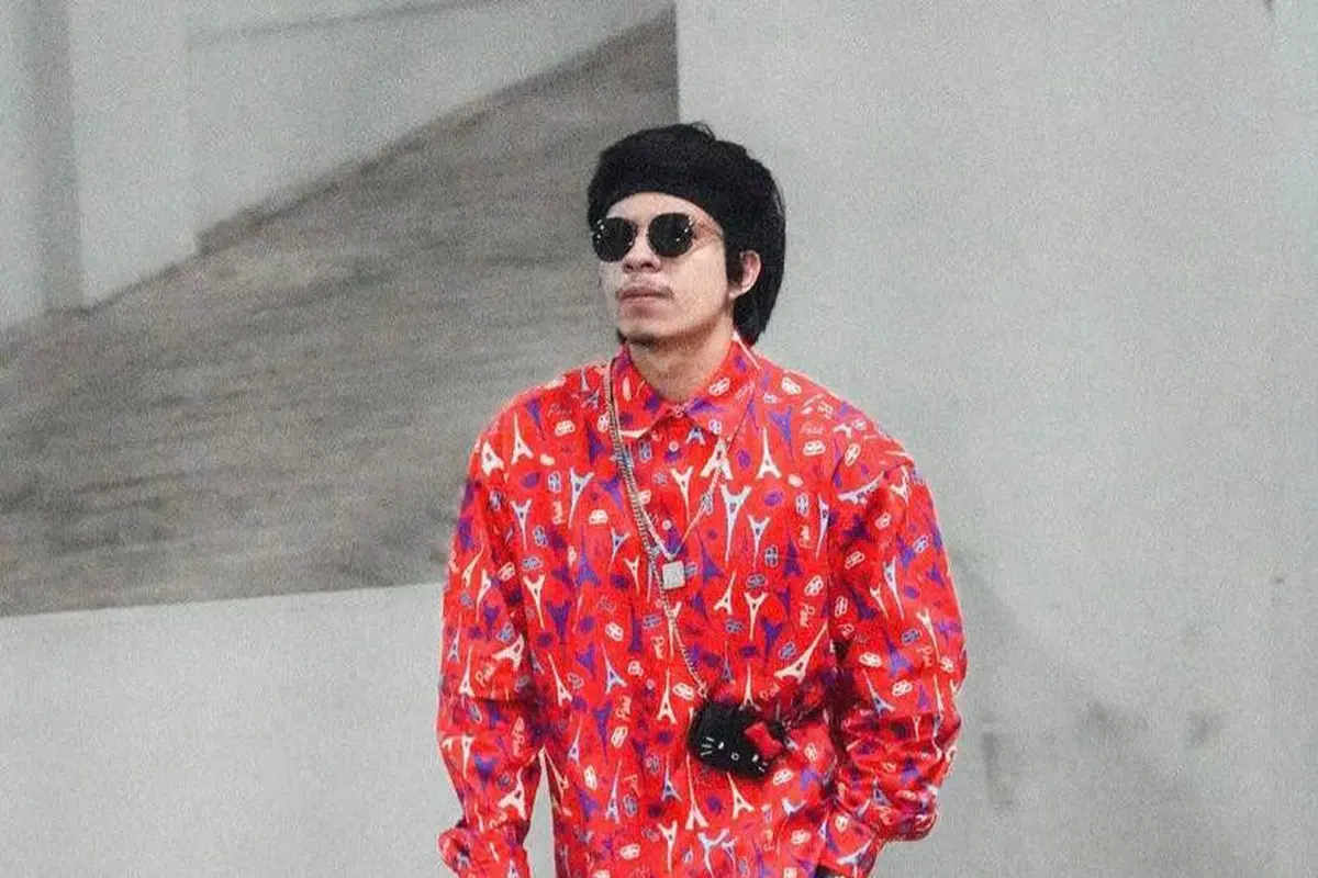 Gaya Atta Halilintar Tenteng Tas Mewah, Bentuknya Disebut Mirip Kotak Bekal