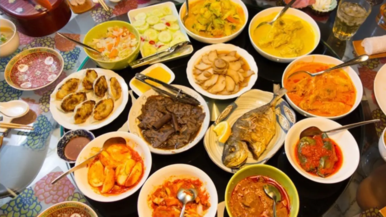 Makanan Indonesia yang Disukai Artis Luar Negeri
