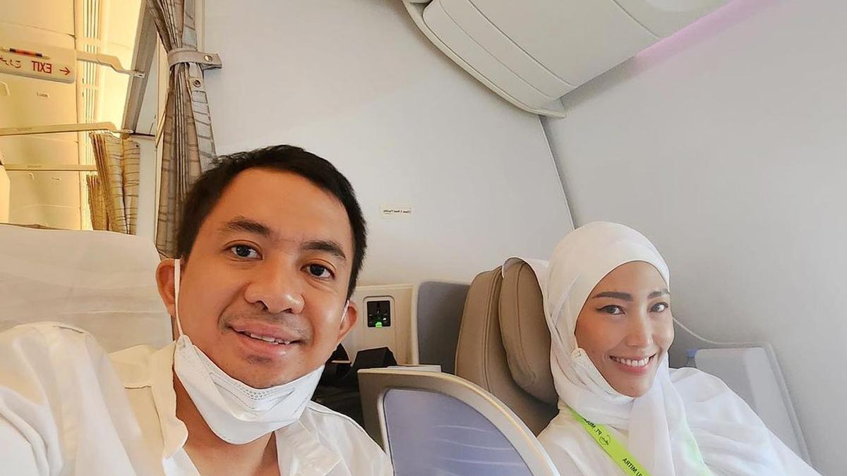 Ayu Dewi Umrah Usai Diterpa Isu Perselingkuhan, Sikap Regi Datau Bikin