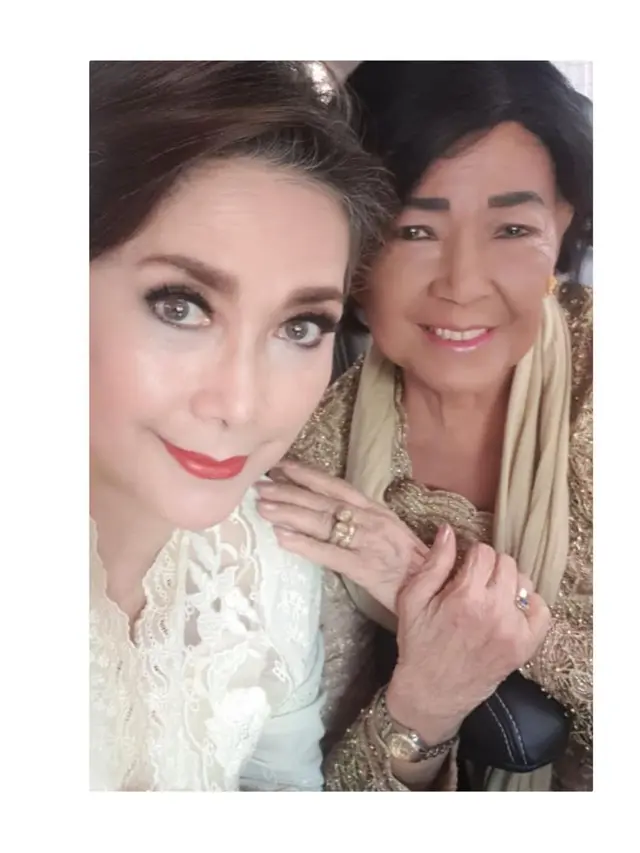 Ikhlaskan Kepergian Sahabat, Ini 6 Potret Kenangan Widyawati dan Rima Melati