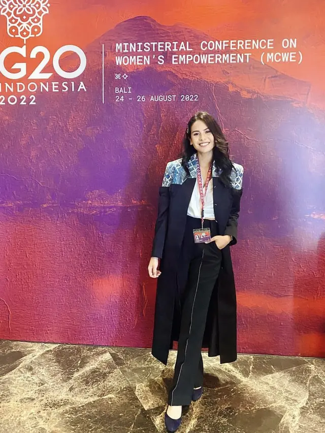 Jadi Jubir G20, Gaya Maudy Ayunda Ngantor di Istana Negara dan Bali, credit: @maudyayunda