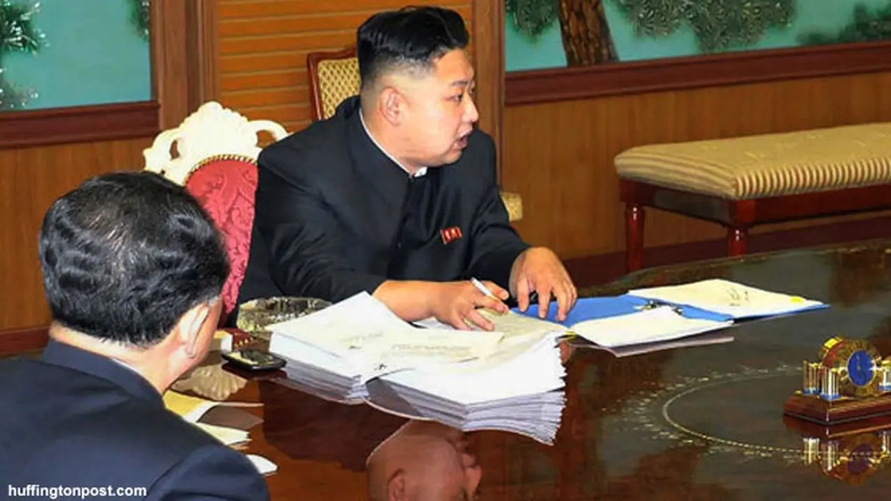 kim-jong-un-smartphone-130207b.jpg