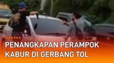 Detik-detik penangkapan perampok terekam kamera warga. Terjadi di Gerbang Tol Pasirkoja, Bandung pada Senin (25/4/2022) petang. Sejumlah polisi berusaha mencegat dan menodong dua perampok di dalam mobil.