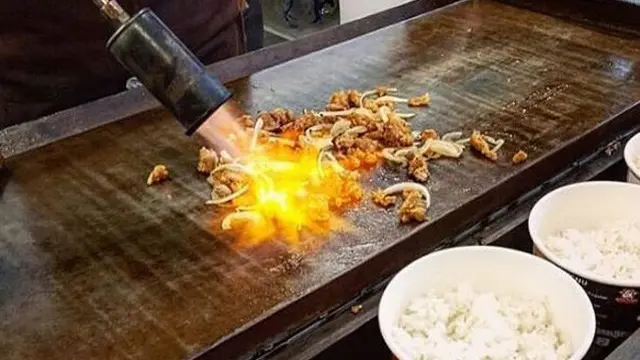 Restoran ini membakar daging dengan cara yang unik