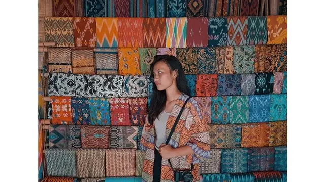 Resmi Menikah, Ini 7 Potret Cantik Istri Fiersa Besari