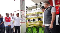 Penyegelan dispenser SPBU 34.431.11 di Jalan Alternatif Sentul, Kabupaten Bogor pada Rabu (19/03/2024). Menteri Perdagangan (Mendag) Budi Santoso, bersama Direktur Tipidter Bareskrim Polri Brigjen Polisi Nunung Syaifuddin dan Pelaksana Tugas (PLT) Direktur Utama Pertamina Patra Niaga Mars Ega Legowo Putra, hadir dalam aksi penyegelan. Dok PPN