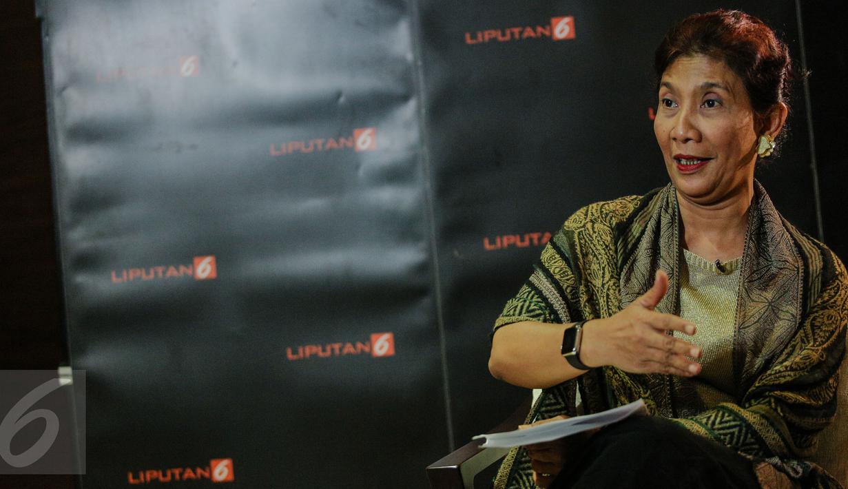Menteri Susi Pudjiastuti Susi menyampaikan banyak hal terkait kebijakan fenomenalnya untuk memberantas illegal fishing, saat sesi wawancara dengan tim redaksi Liputan6.com, Jakarta, Kamis (25/6/2015). (Liputan6.com/Faizal Fanani)