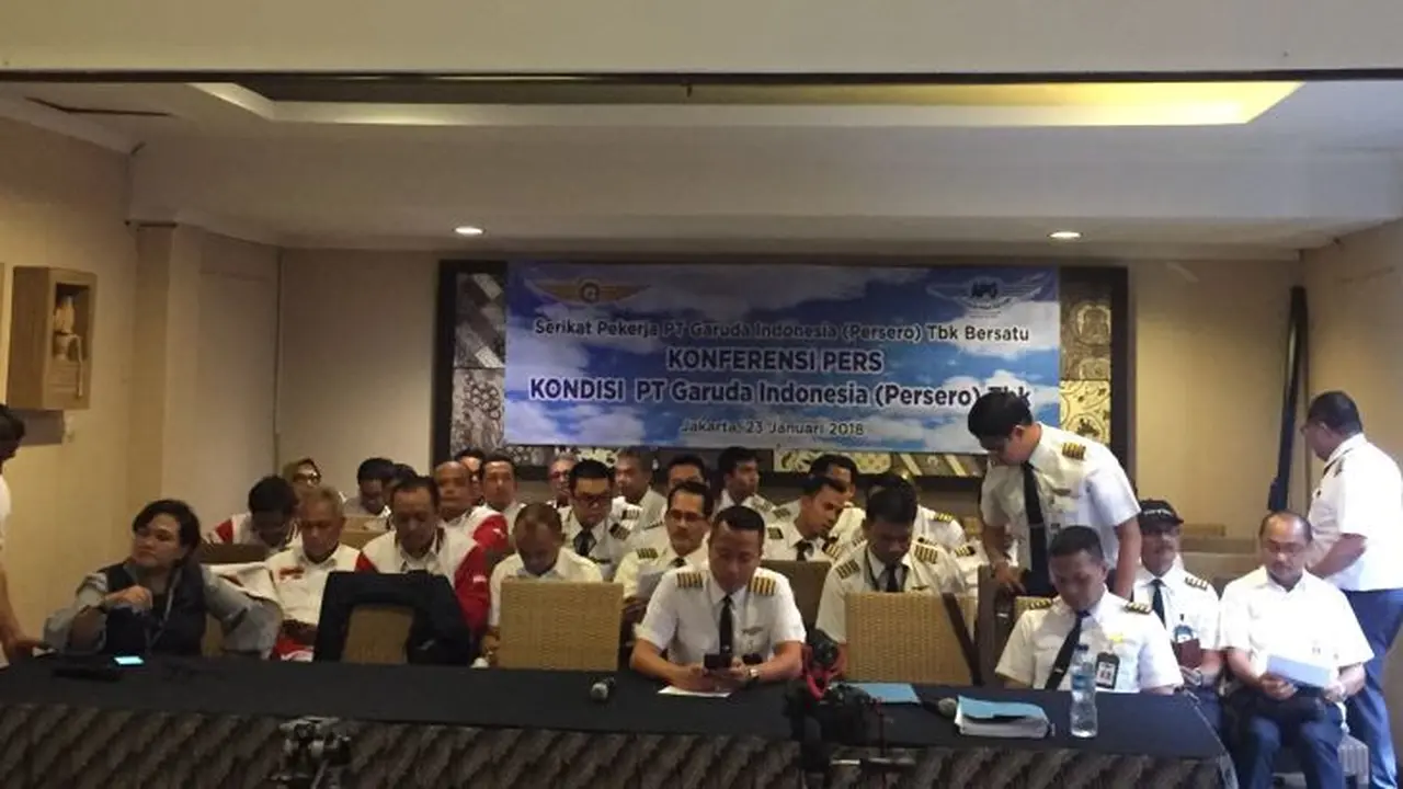 Serikat Pekerja PT Garuda Indonesia Bersatu dalam konferensi pers Kondisi PT Garuda Indonesia (Persero) Tbk , Senin (23/1/2018).