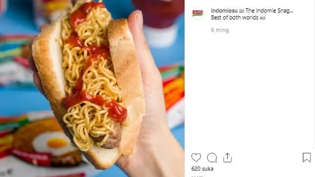 Tak Biasa, 6 Potret Cara Makan Mi Pakai Roti Ini Bikin Tepuk Jidat