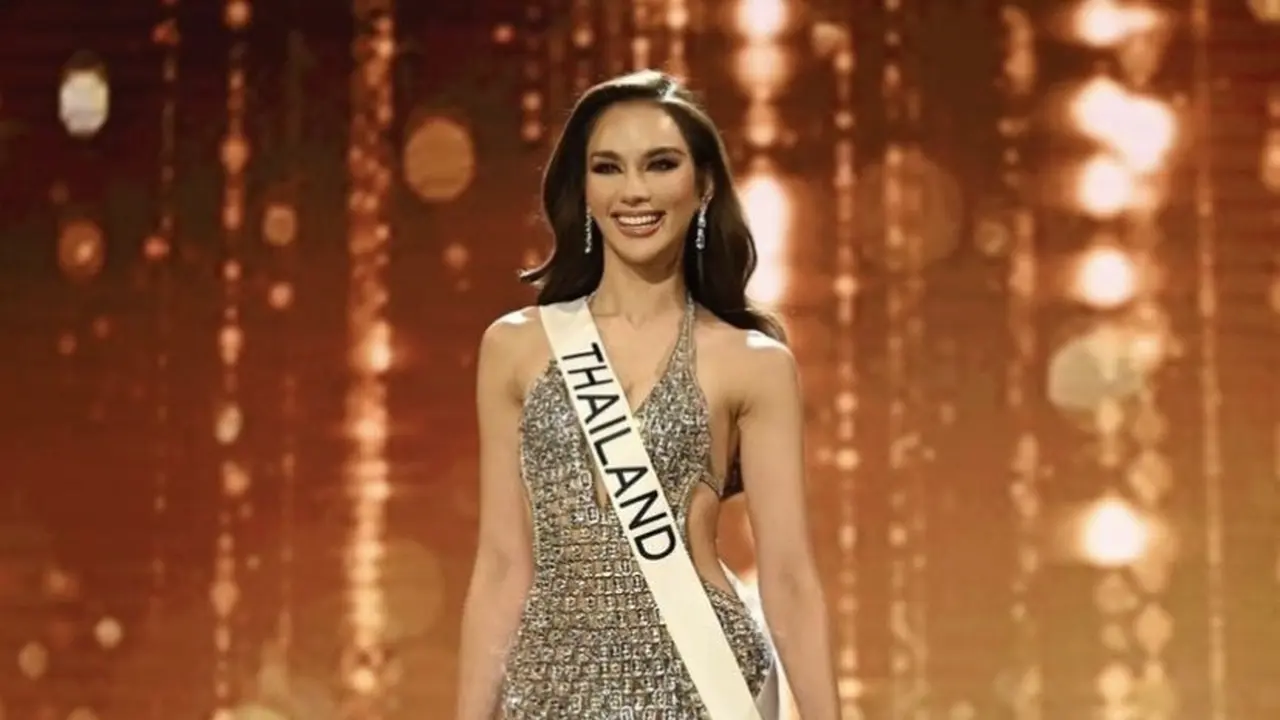 Miss Universe Thailand Tampil Berkilau dengan Gaun Terbuat dari Kaleng Bekas
