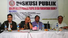 Institut Ekonomi Politik Soekarno-Hatta menggelar Diskusi Publik di Cikini Raya, Jakarta, Rabu (18/3/2015) dengan tema "Ada Apa Dengan Prahara Parpol di Era Pemerintahan Jokowi" (Liputan6.com/Yoppy Renato)