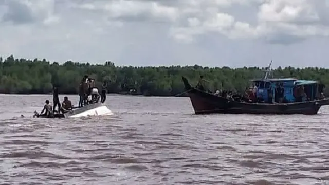 Kapal Terbalik