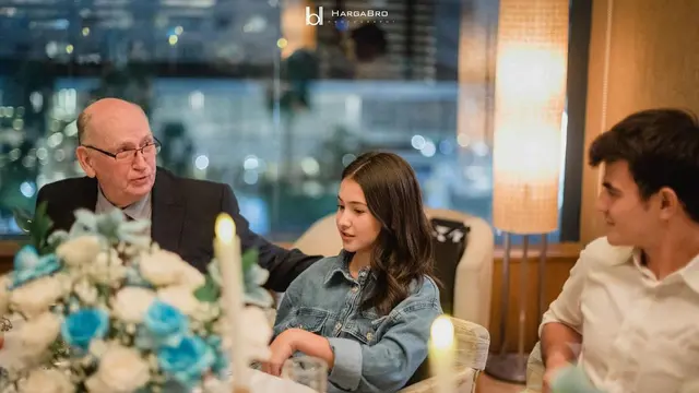 6 Potret Sandrinna Michelle Dinner Bareng Keluarga, Usai 7 Tahun Tak Bertemu Ayah