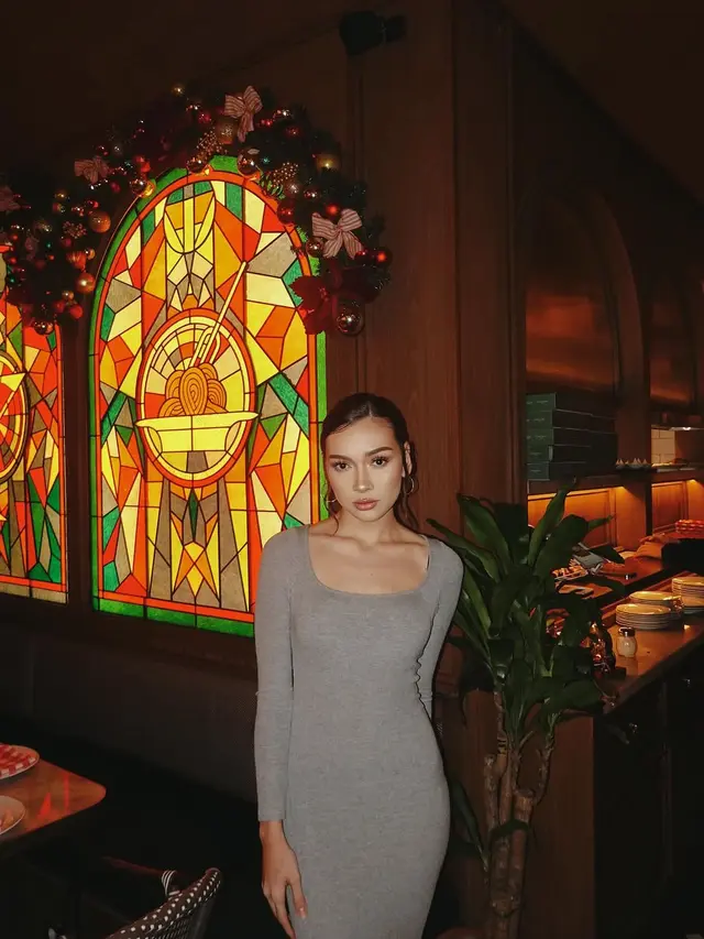 Profil Dosma Hazenbosch, Kehidupan Pribadi, hingga Perjalanan Karier di Dunia Akting  (instagram/doshzn).