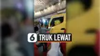 PESTA PERNIKAHAN TUTUP JALAN UMUM, TRUK LEWAT DI TENGAH ACARA