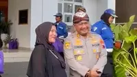 Cerita Wanita Hamil Ngidam Pegang Kepala Kapolresta Solo
