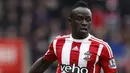 Pemain Southampton, Sadio Mane mencetak dua gol saat timnya menang 3-2 atas Liverpool pada lanjutan liga Inggris pekan ke-31 di Stadion St Mary's, Southampton, Minggu ( 20/3/2016). (AFP/ Adrian Dennis)