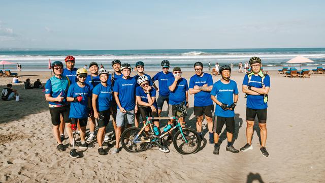 12 Pesepeda Gowes dari Aceh ke Bali