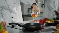 Cara Menyimpan Minyak Goreng Bekas agar Bisa Dipakai Lagi dengan Aman dan Hemat