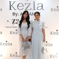 Lihat di sini gaya Annisa Pohan dan Almira Yudhoyono di acara skincare Ashanty. [@annisayudhoyono].
