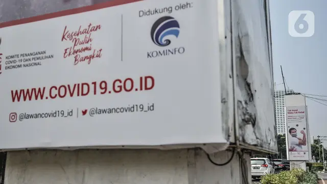 Sosialisasi Vaksin Covid-19 di Tiang Monorel