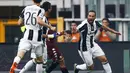 Juventus meraih kemenangan 3-1 atas Torino dalam laga pekan ke-16 Serie A 2016-2017 di Stadion Olimpico Grande Torino, Minggu (11/12/2016). (AFP/Marco Bertorello)