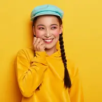 Ilustrasi pecinta warna kuning (copyright Freepik)