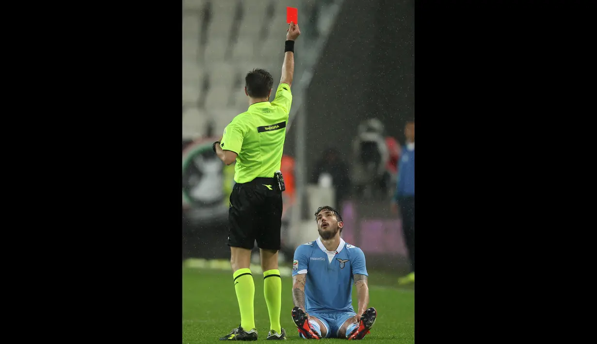 181 kasus pemain Lazio yang dikeluarkan dari lapangan pada abad ke-21 ini. Angka ini merupakan yang tertinggi dari klub mana pun di 5 kompetisi liga top Eropa. (AFP/Marco Bertorello)