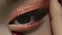 Dior dituduh rasis gara-gara foto mata sipit di iklan lini makeup mereka. (dok. Instagram @dior/allkpop)