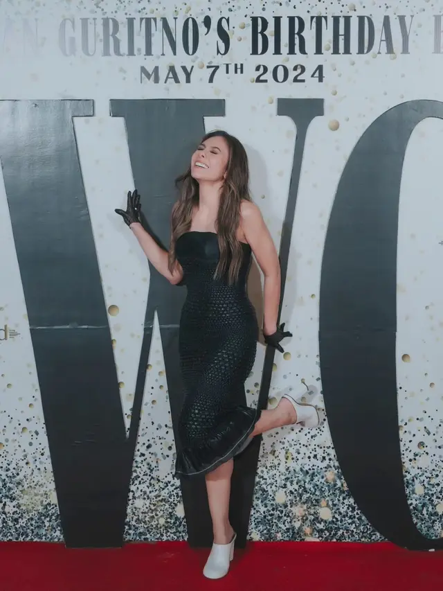 6 Gaya Glamor Wulan Guritno Gelar Pesta Ultah ke-43, Tunjukkan Body Goals dengan Slim Fit Dress Karya Ernesto Abram