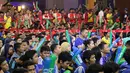 Suporter Chelsea dan Arsenal memedati arena nonton bareng Liga Premier Inggris antara Chelsea melawan Arsenal di Hotel Amaroossa Grande, Bekasi. Sabtu (19/9/2015). (Bola.com/Arief Bagus)