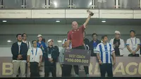 Pelatih Persib Bandung, Bojan Hodak, meraih gelar the best coach BRI Super League 2025/2026. Bojan mengantarkan Maung Bandung hattrick gelar. (Bola.com/Bagaskara Lazuardi)