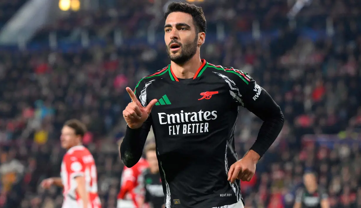 Keunggulan The Gunners bertambah pada menit ke-31 setelah Mikel Merino berhasil memanfaatkan kesalahan lini belakang tuan rumah. (JOHN THYS/AFP)