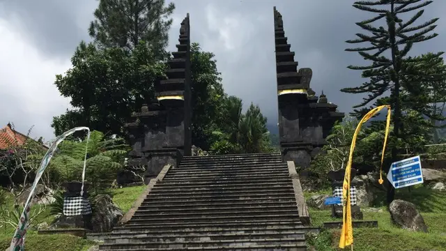 Pura Parahyangan Agung Jagatkarta