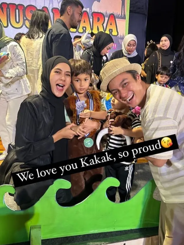 7 Potret Paula Verhoeven dan Baim Wong di Acara Kelulusan Sekolah Kiano