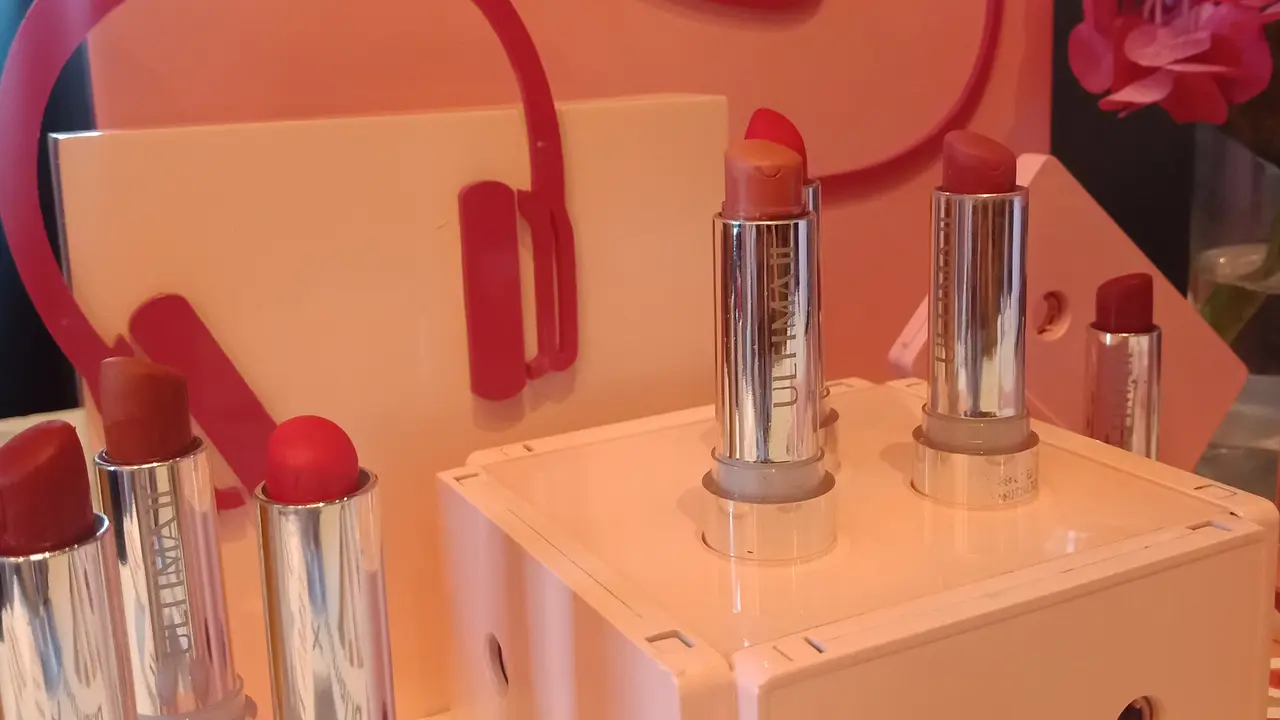Perpaduan Lipstik dan Musik yang Gambarkan Mood Sehari-hari